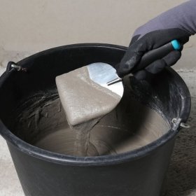 BIHUI BTSHP4 Plaster Trowel w/ Soft Grip Handle - 4"
