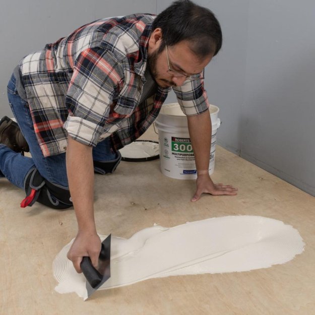 (image for) ROBERTS 10137-12 Economy Flat-Top V-Notch Trowel