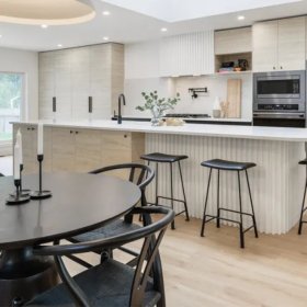 SOFLO 7" x 48" Luxury Vinyl Plank - 41410 Wynwood